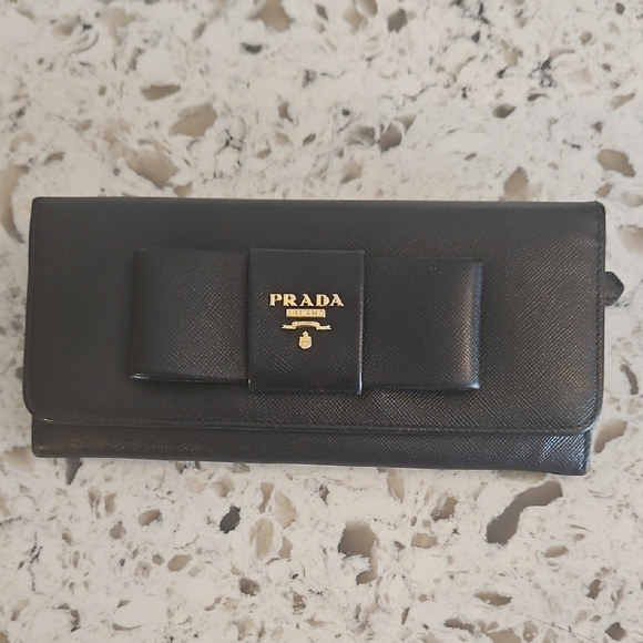 Prada Black Saffiano Leather Wallet with Gold Logo - Like New - Picture 1 of 17